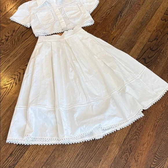 Benaar Los Angeles White Two-Piece skirt Set with ric rac Trim, xS